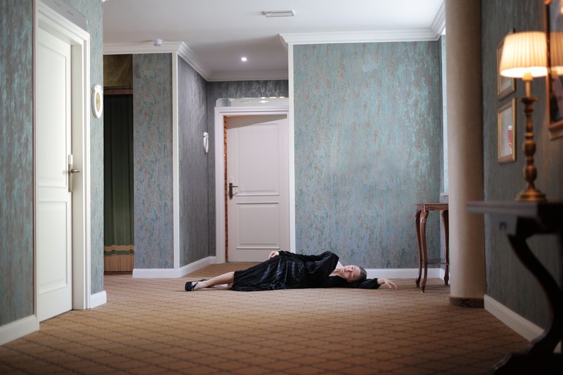What Is Quiet Luxury? The Lifestyle Trend Explained (Plus How to Get the Look)